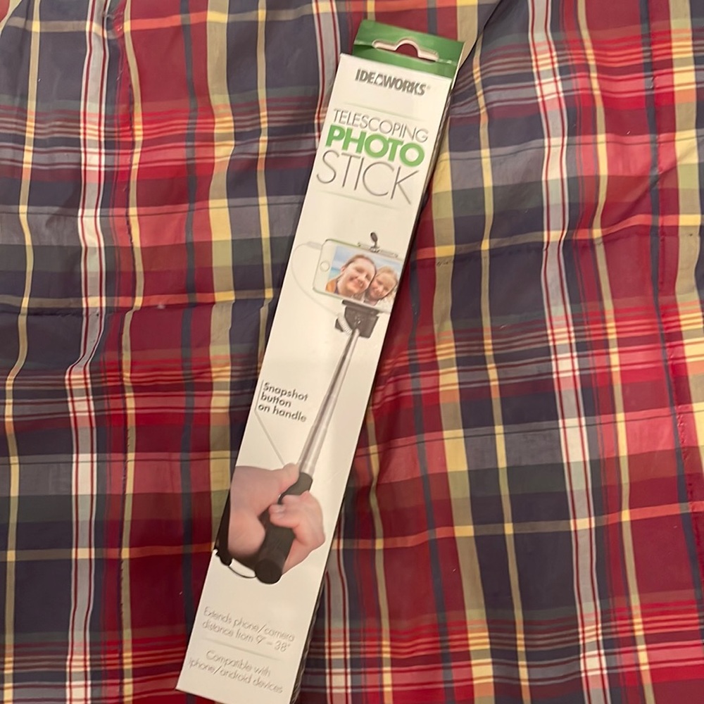 Ideaworks Telescoping Selfie Stick for mobile phones